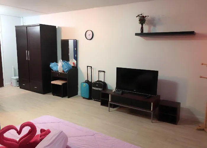 ห้องพักรายวันเมืองทองธานีตึกc5 *